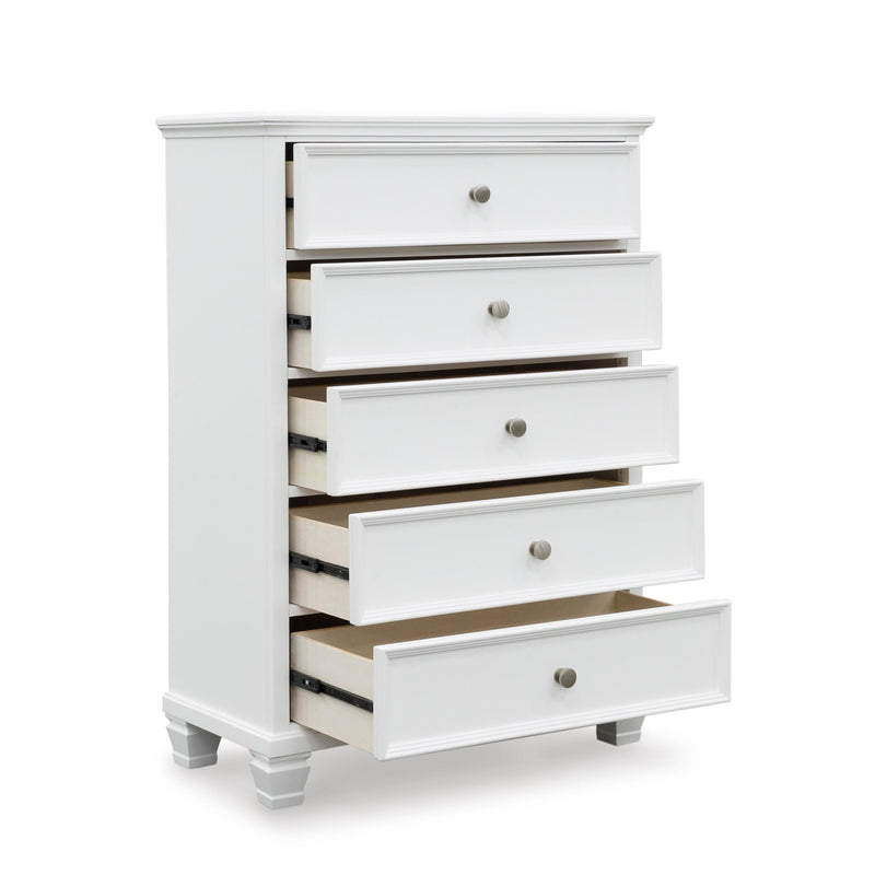 Signature Design by Ashley Fortman 5-Drawer Chest B680-46 IMAGE 2